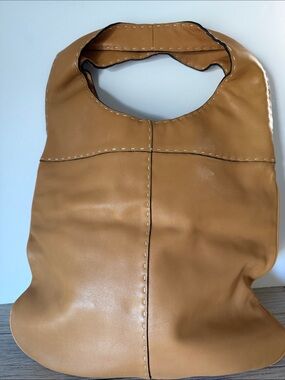 Women's Tan Leather Hobo Bag - Classic Everyday Style